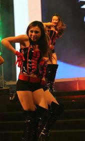 国产美女劲爆热舞在线